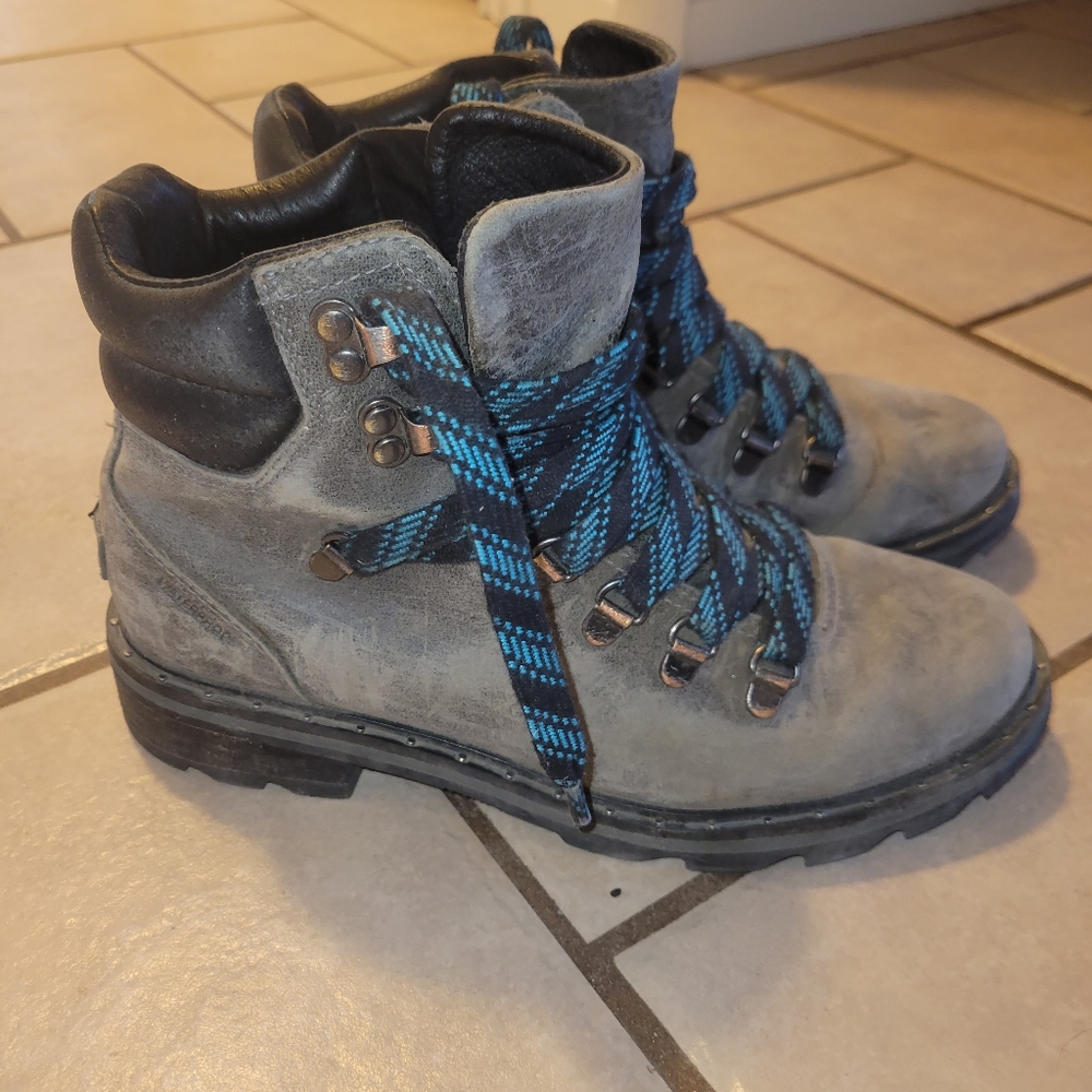 Sorel Hiker